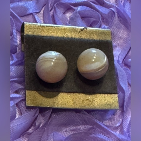 Caramel colored 8mm mother of pearl stud earrings on 14k posts - Picture 4 of 5